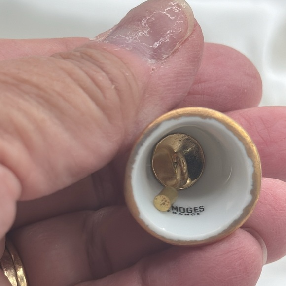 3 Limoges Thimbles and 1 small Limoges Bell - Picture 4 of 6